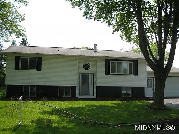 2nd image of 40 Ellis Ave