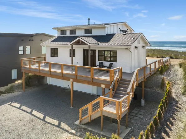26390 Beach Dr, Rockaway Beach, OR 97136