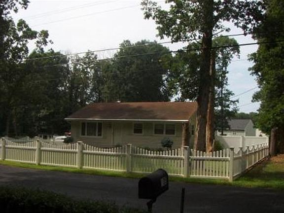 4th image of 106 W Dawson Dr