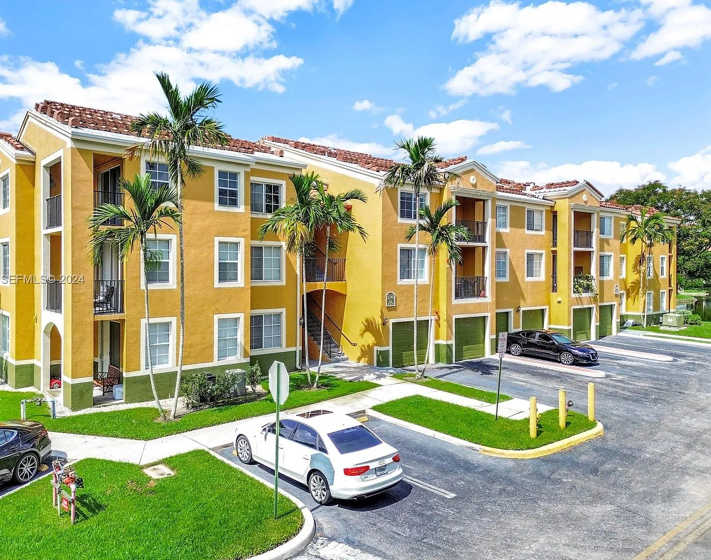 1 bed, 726 sqft, $1,950 — Photo 1