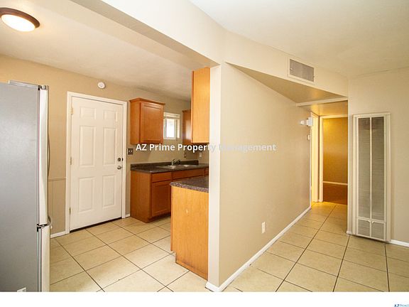 3rd image of 3623 E Earll Dr Unit 1