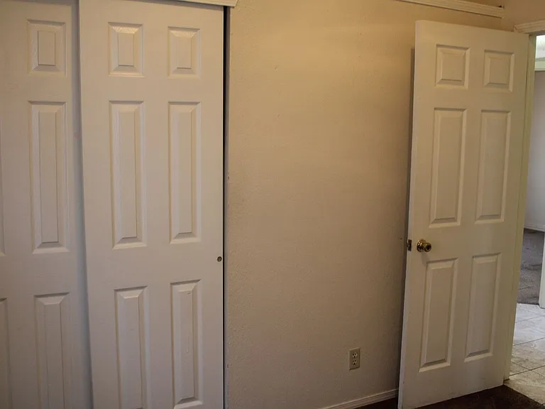 10936 Whitehall Dr — Photo 13