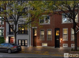 869 N Lasalle St #3, Chicago, IL 60610