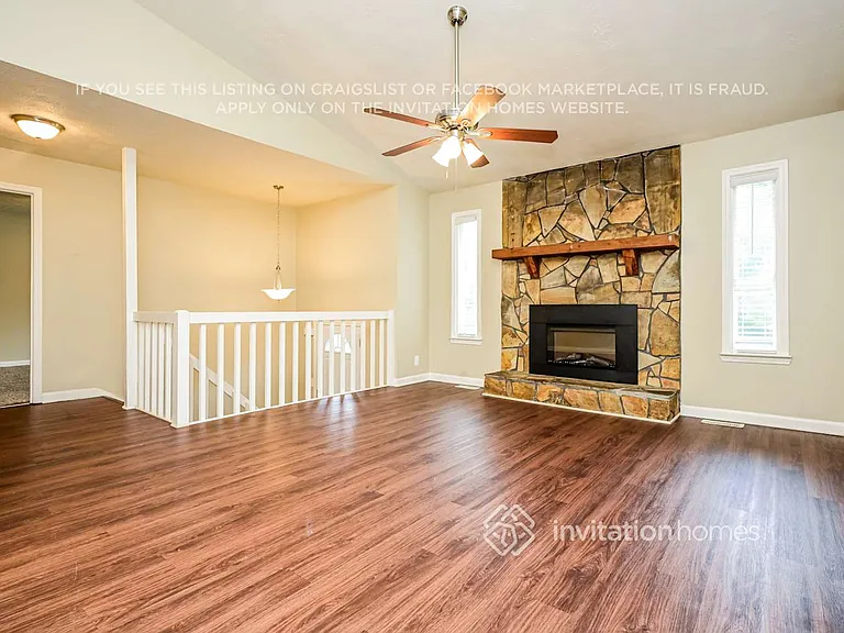 734 Shoreline Trl SE — Photo 4
