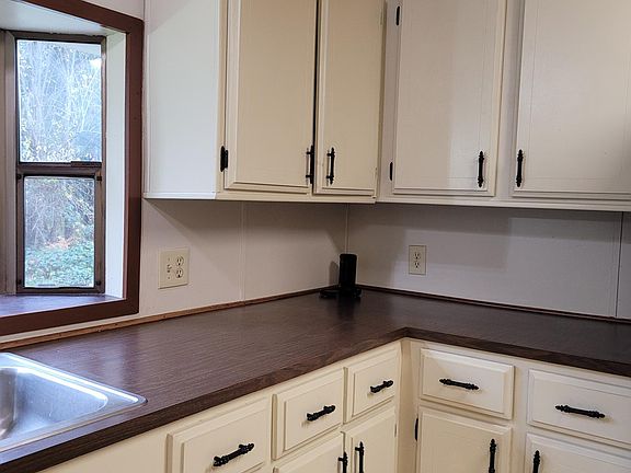 3rd image of 30306 Benbow Dr E