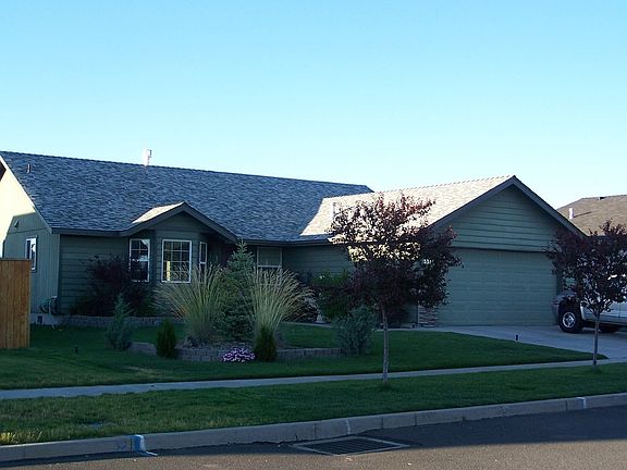 2nd image of 3340 NE Mendenhall Dr