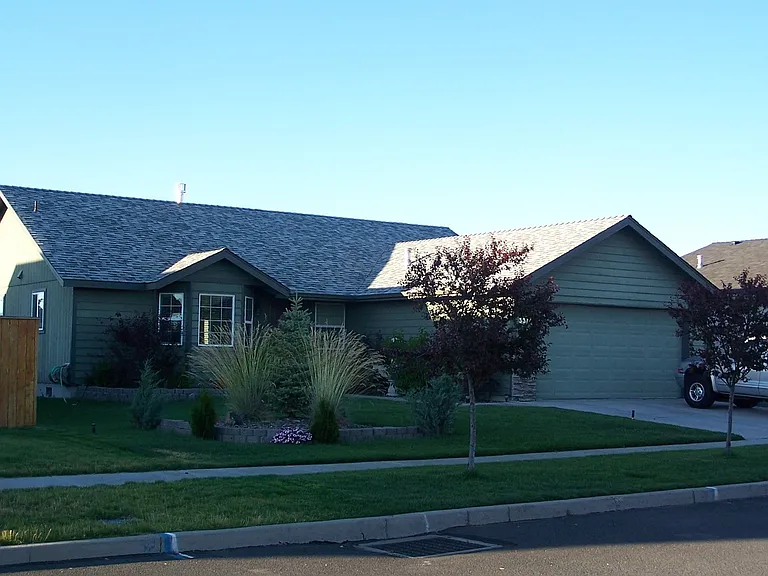 3340 NE Mendenhall Dr — Photo 2
