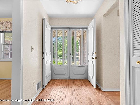 4th image of 45534 Purcell Dr