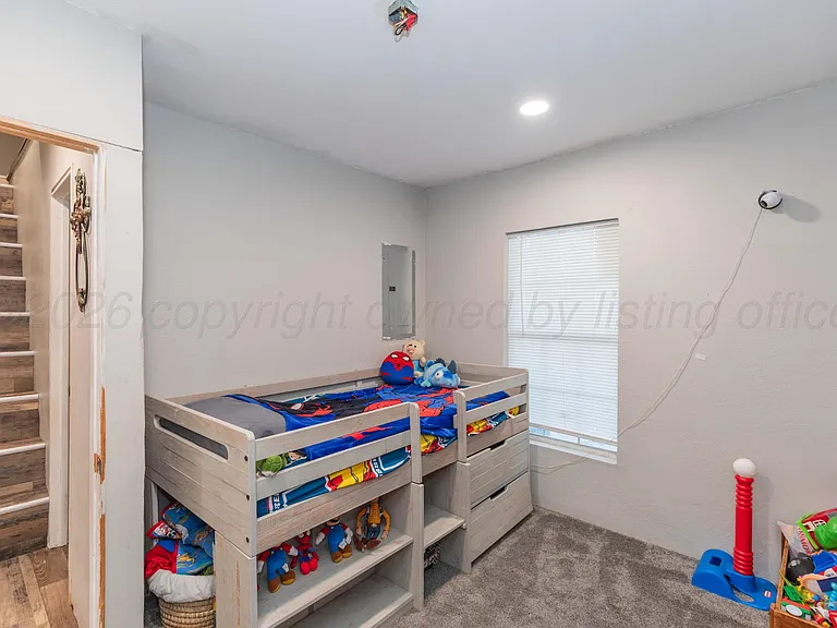 216 W 5th St — Photo 21