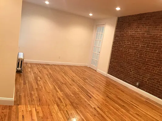 Rented by PMG Real Estate  | media 64