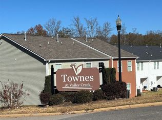 133 Valley Creek Dr, Boiling Springs, SC 29316