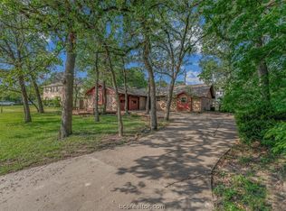 1208 Merry Oaks Dr, College Station, TX 77840