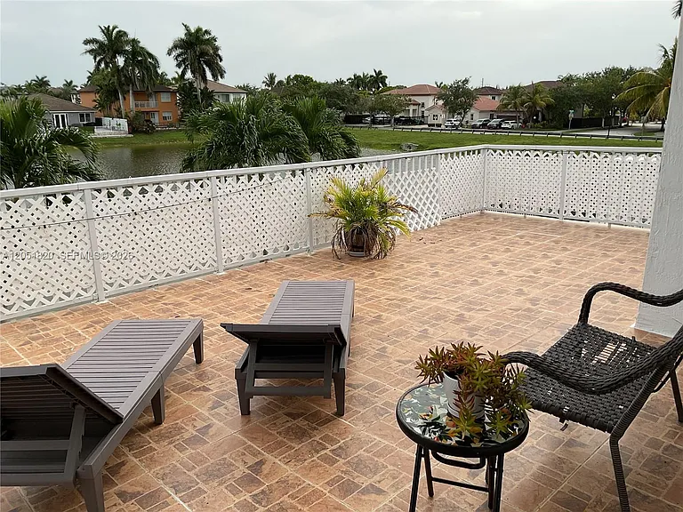15350 SW 11th St — Photo 35