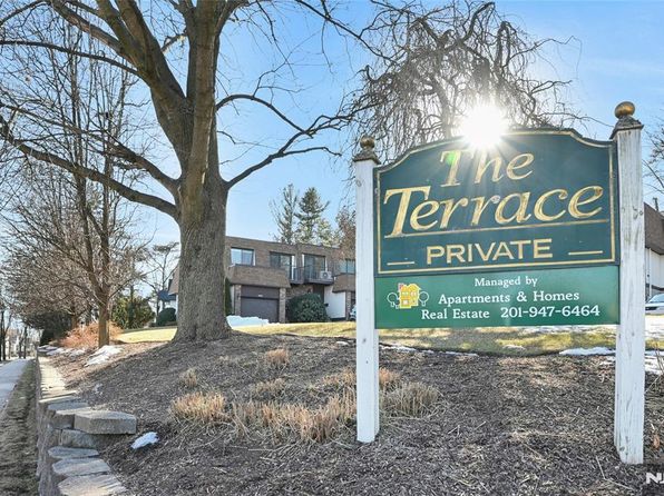 843 Kinderkamack Rd, River Edge, NJ 07661