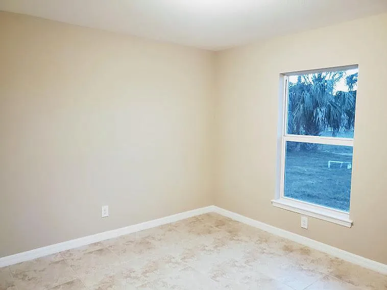 2 guest bedrooms