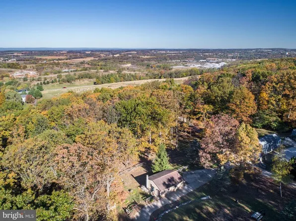 1329 Western Chapel Rd, New Windsor, MD 21776