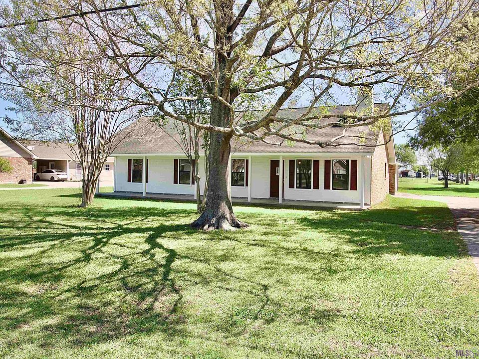 1st image of 20085 Sallie Dr