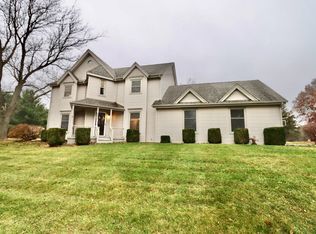 543 Fieldcrest Rd, Belvidere, IL 61008