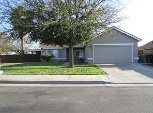 1761 San Ramon Ln, Los Banos, CA 93635