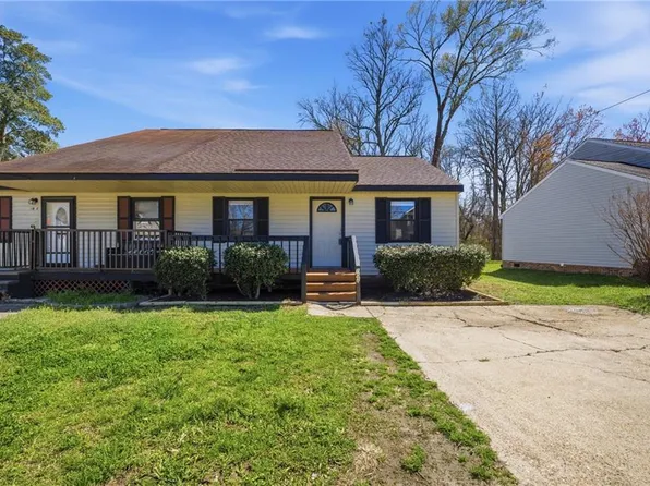 102 Diamond Ave #D, Chesapeake, VA 23323