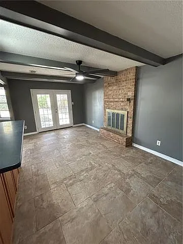 112 Yorkshire Dr — Photo 3