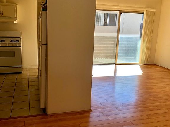3rd image of 3618 Vinton Ave APT 9