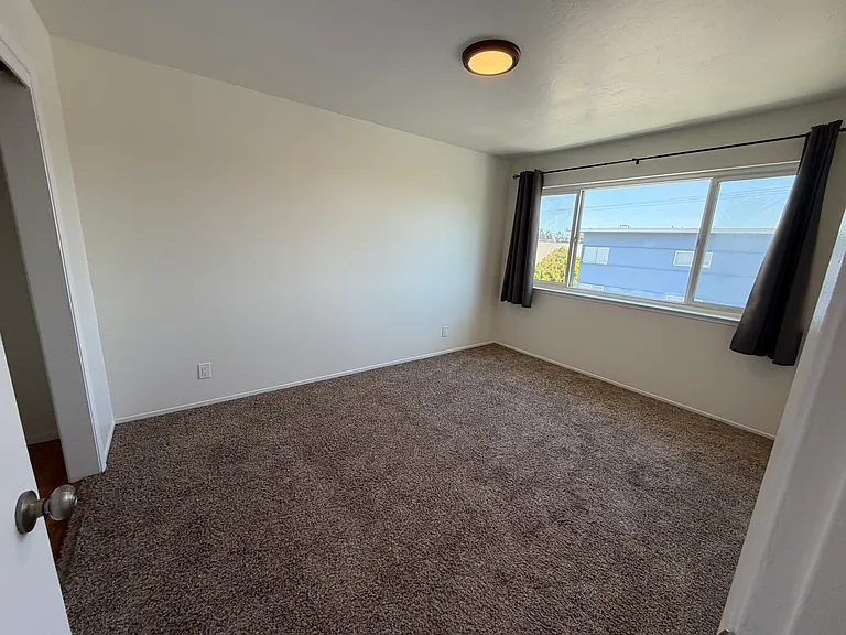 490 Talbert St #301 — Photo 3
