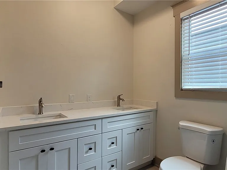 1018 E Gwinnett St #B — Photo 7