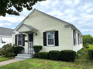 33 Peerless St, Cranston, RI 02910