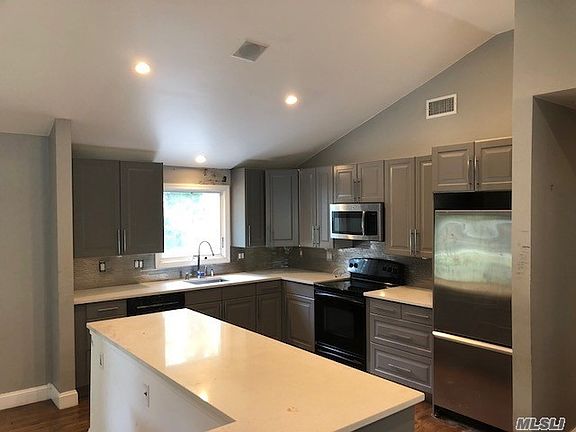 2nd image of 106 Oaklawn Dr