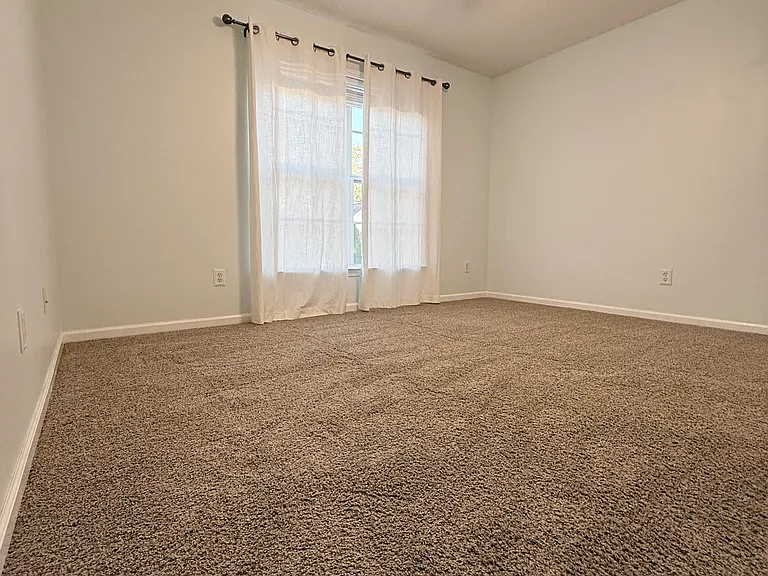 240 Regent Sq — Photo 65