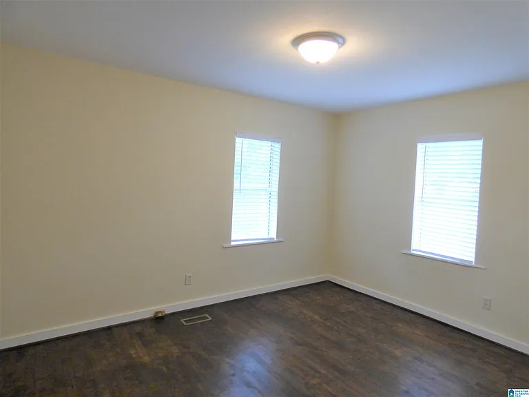 149 Daly St — Photo 6