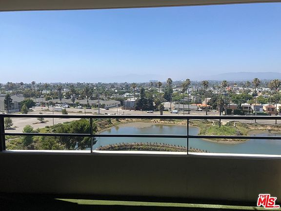 2nd image of 4265 Marina City Dr