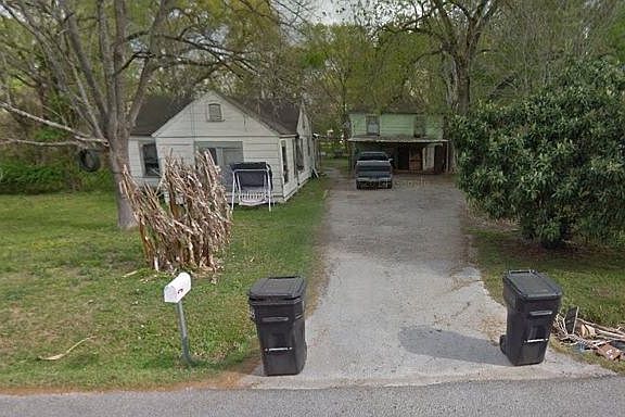 3rd image of 2517 Hardwood Ln