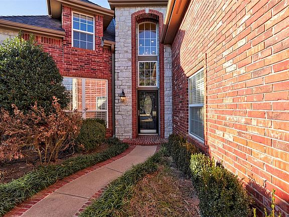 2nd image of 236 Olde Brook Ct