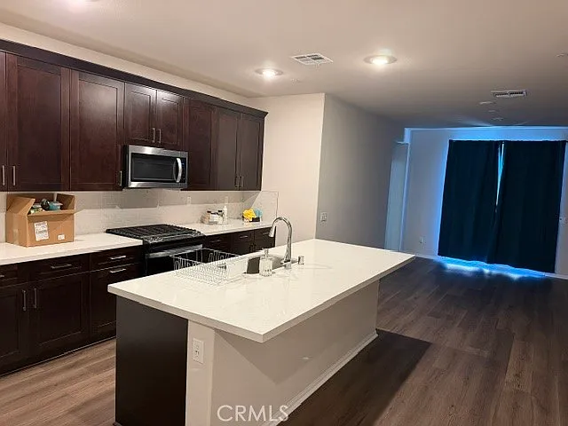 3 bed, 1624 sqft, $3,250 — Photo 3