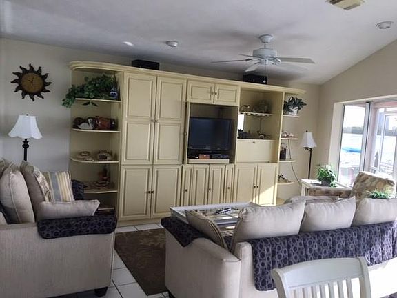 5th image of 1292 Nettles Blvd