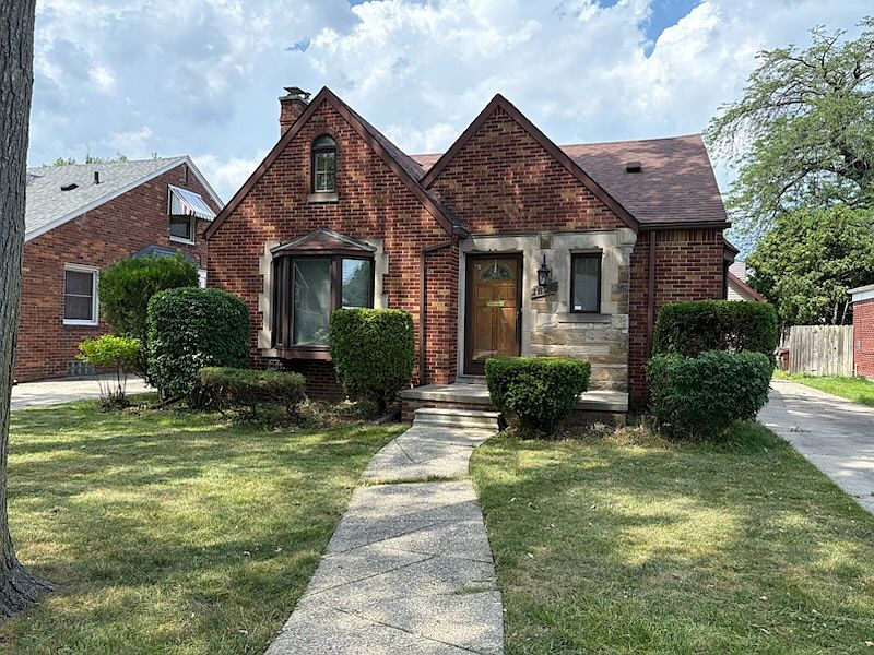1st image of 1676 Stanhope St