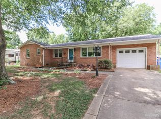 501 Fieldstone Rd, Mooresville, NC 28115