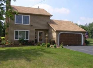 38540 N Magnolia Ave, Wadsworth, IL 60083