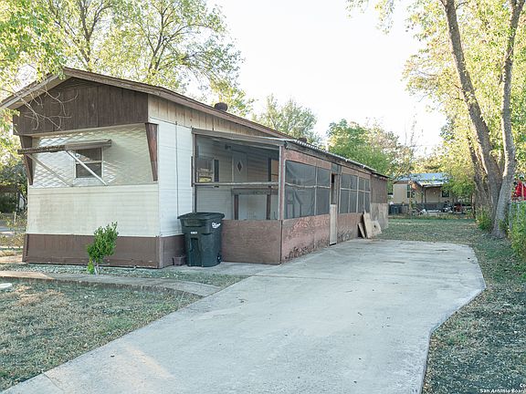 3rd image of 213 Green Valley St