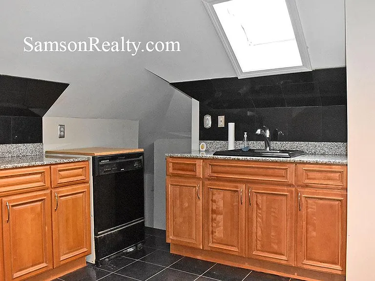 142 Elton St #3 — Photo 2