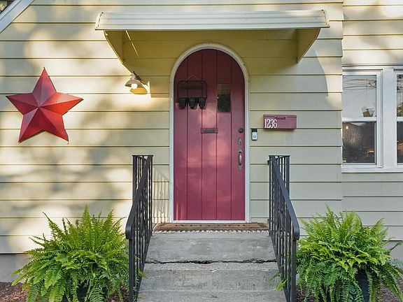 5th image of 1236 Benjamin Ave SE