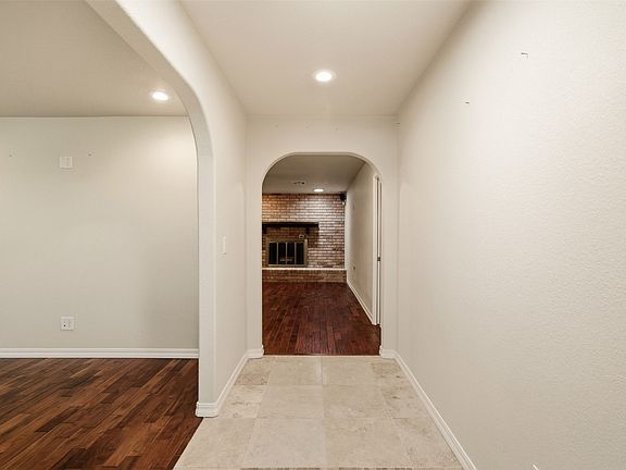4th image of 1209 Southwood Dr
