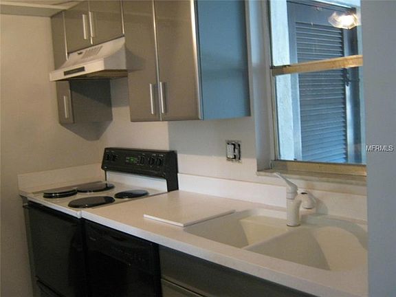 3rd image of 3218 Ramblewood Dr Unit 2-19