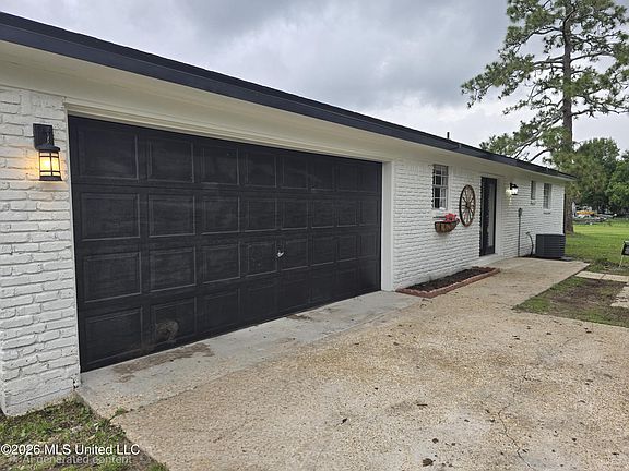 4th image of 14200 Timber Ridge Dr