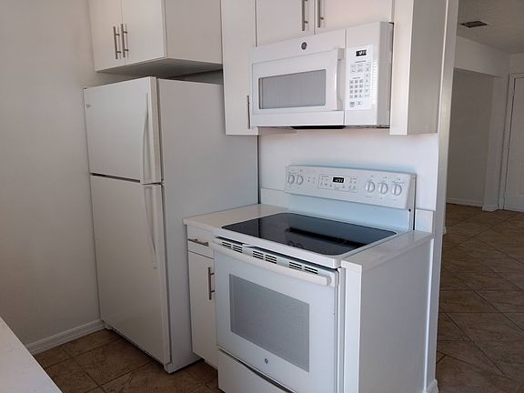 2nd image of 204 Middle View Dr #204