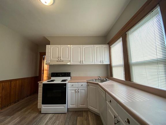 4th image of 3322 W 41st St