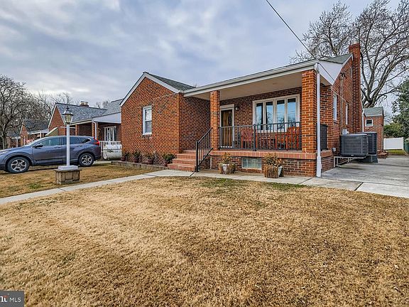 3rd image of 7406 Poplar Ave
