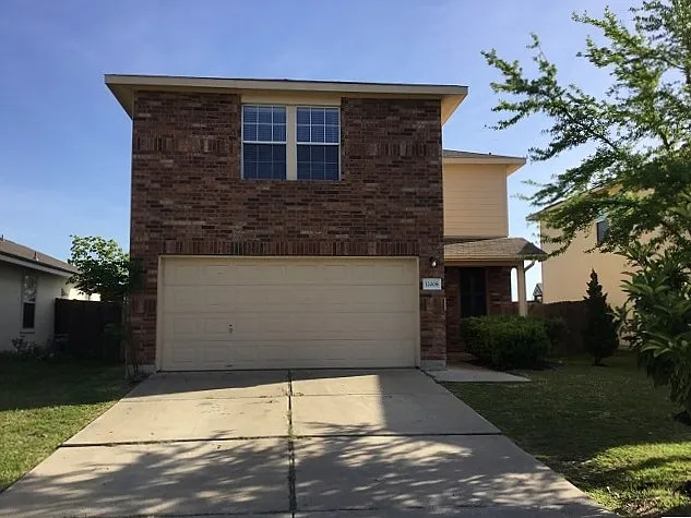 3 bed, 2.5 bath, 1699 sqft, $2,070 — Photo 1